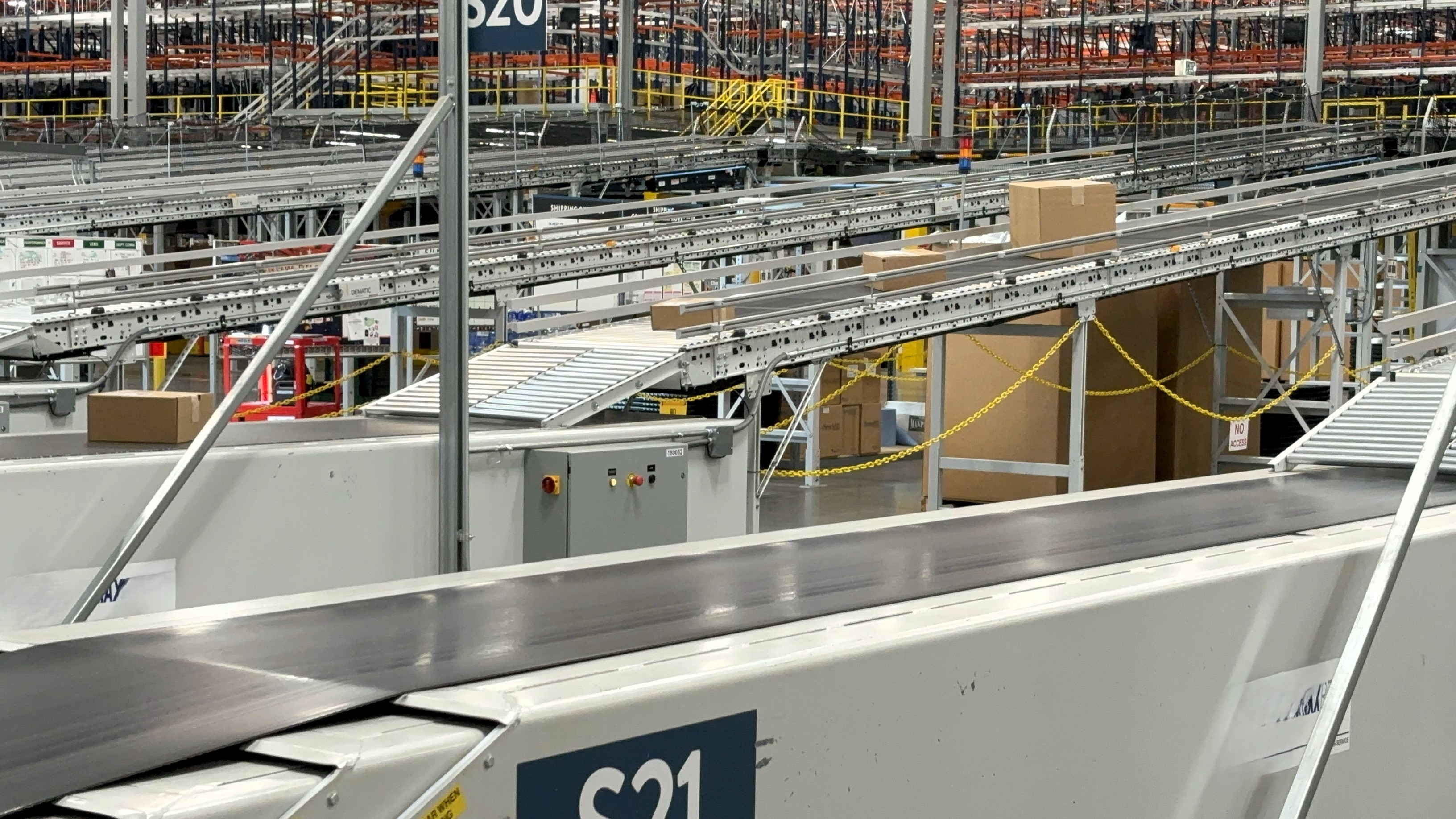 Warehouse Conveyor Systems